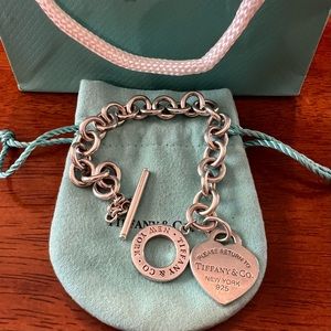 TIFFANY & CO Heart Tag Toggle Bracelet